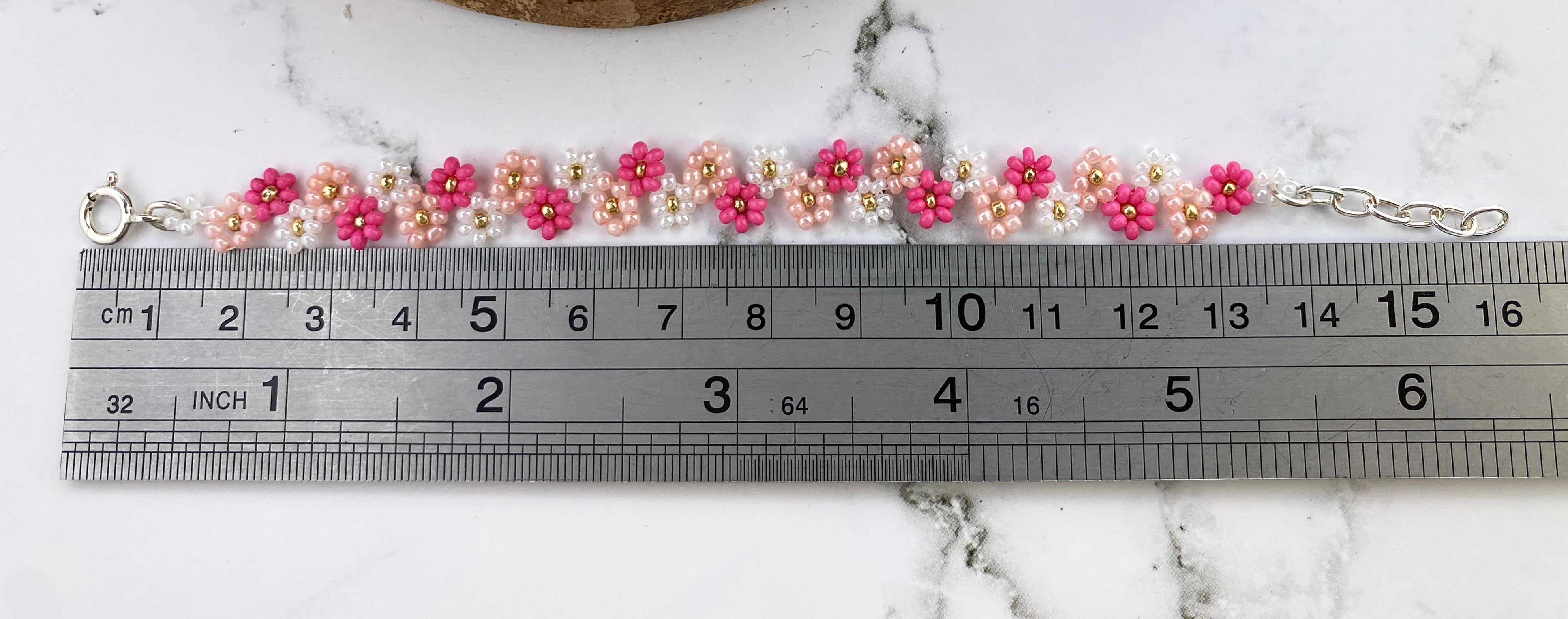 Pink Daisy Beaded Earrings & Bracelet Set – Designs by Leisha